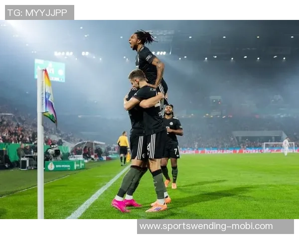 拜仁客战法兰克福海报发布奥利塞带球冲锋全力争胜 拜仁客战法兰克福海报发布奥利塞带球冲锋全力争胜