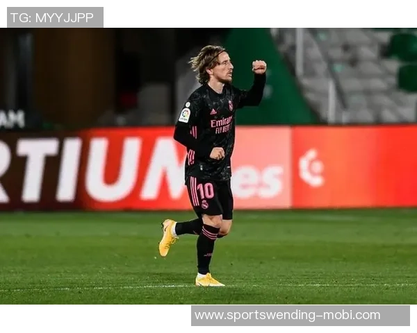 莫德里奇赛季传球成功368次领跑意甲40岁依旧闪耀球场